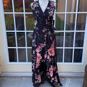 Lulu’s Tawny Black Floral Maxi Wrap Dress NWT
